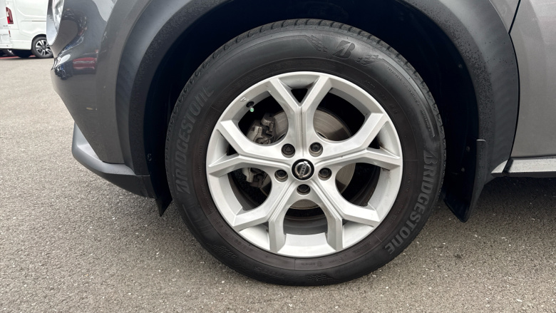 Nissan Juke 1.0 DiG-T N-Connecta 5dr DCT Petrol Hatchback